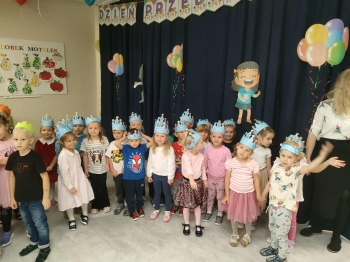 de37bda7-5701-4e5f-b299-bcb764913ba9