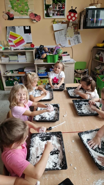 ebf21154-5b99-4848-9f3b-01a7fb446286