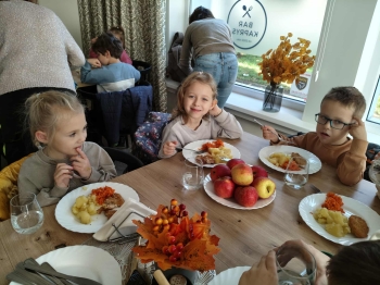 f09feea4-d054-4bb8-a844-fae8e8371fb3