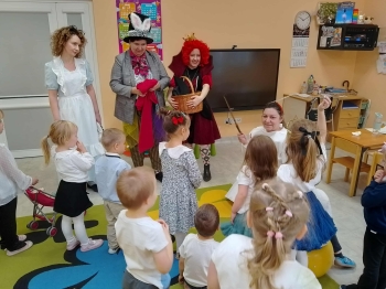 ef7e4002-e7c8-4374-af0a-fabf0c9111f4