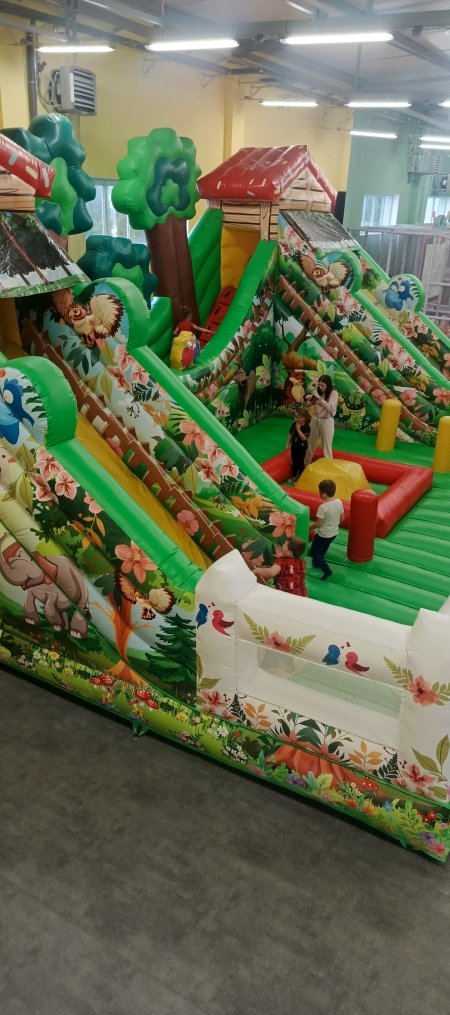 Wycieczka do sali zabaw ''Grinlandia''