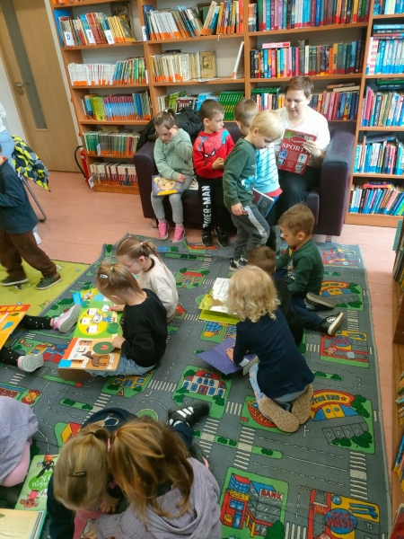 Przedszkolaki w Bibliotece