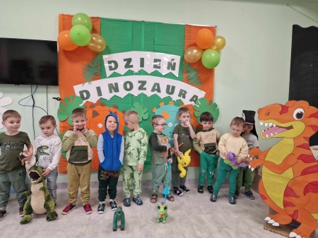 DZIEŃ DINOZAURA